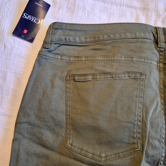 Chaps women's size 18W olive green cropped pants, lots of stretch, NWT - Picture 5 of 7